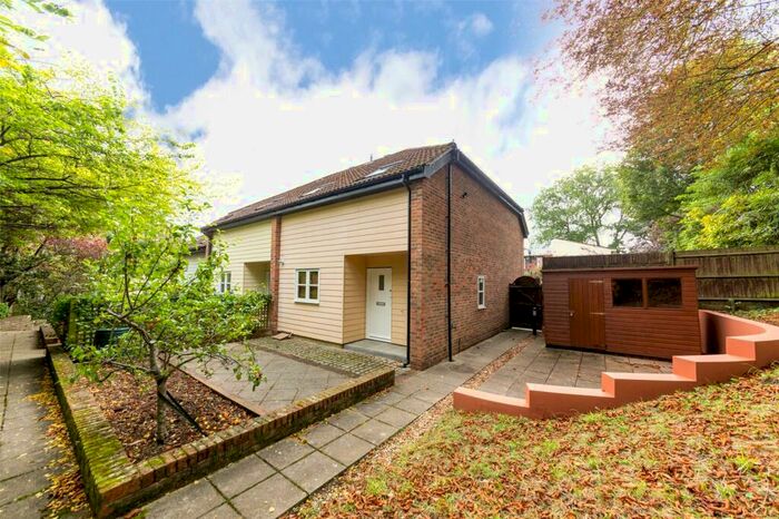 3 Bedroom End Of Terrace House To Rent In Pinewood Close, Station Road, Brighton, East Sussex, BN1