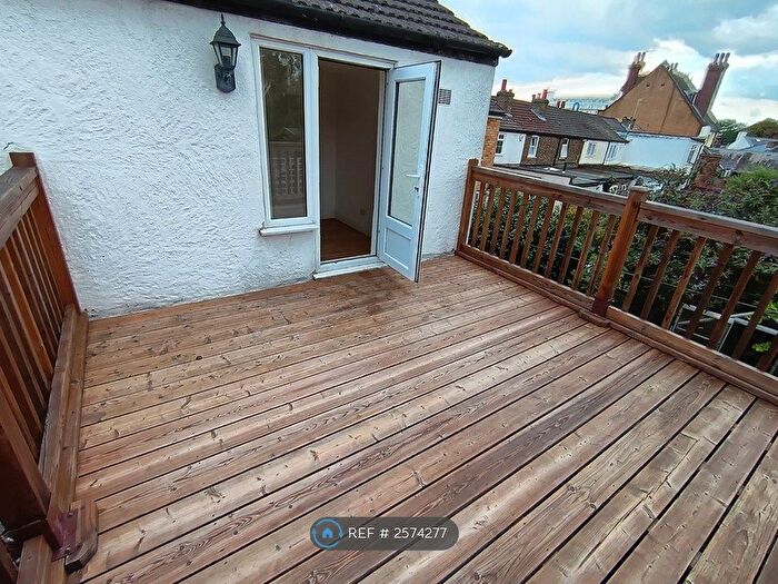 2 Bedroom End Of Terrace House To Rent In North Road, Bromley, BR1