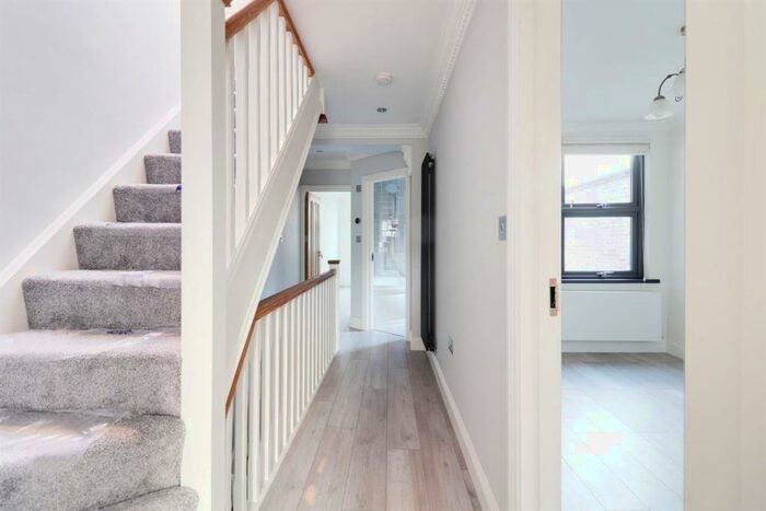 5 Bedroom Terraced House To Rent In Northfield Road, Enfield, EN3