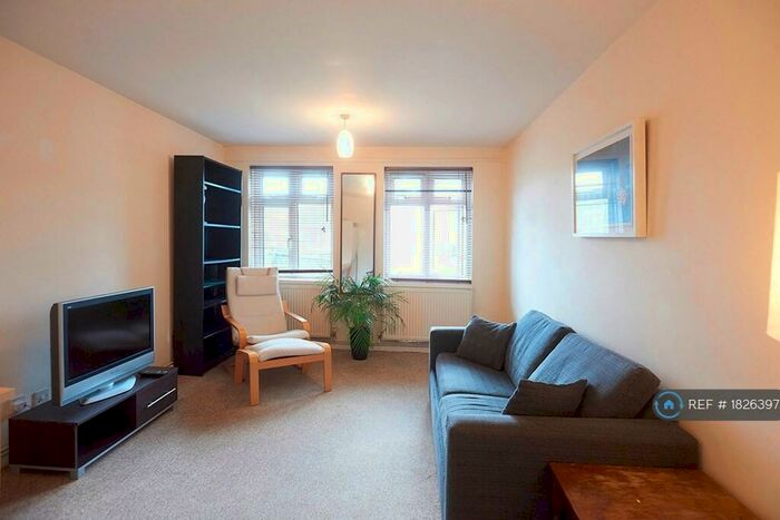 1 Bedroom Flat To Rent In Totteridge Lane, London, N20