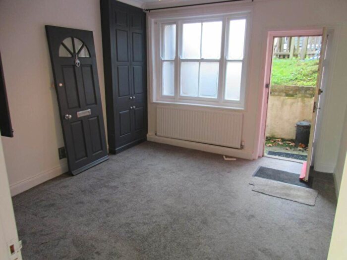 1 Bedroom Flat To Rent In Alexandra Road, Southend On Sea, SS1