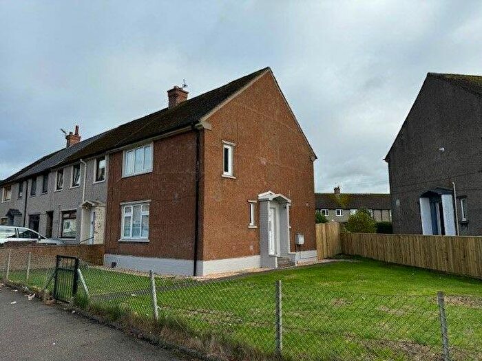 3 Bedroom End Of Terrace House To Rent In Johnston Crescent, Dunfermline, KY11