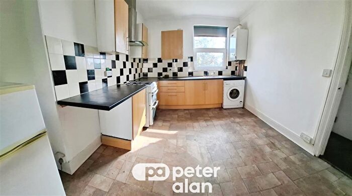 2 Bedroom Flat To Rent In Eversley Road, Sketty, Swansea, SA2