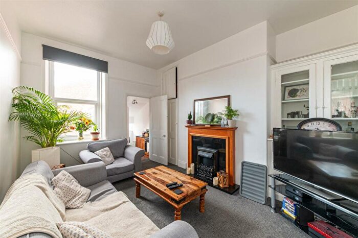 2 Bedroom Flat To Rent In Addycombe Terrace, Heaton, Newcastle Upon Tyne, NE6