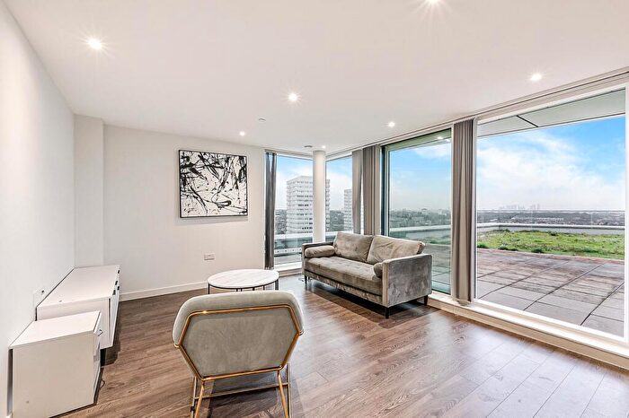 1 Bedroom Flat To Rent In Sandpiper Building, Woodbury Down, London, N4