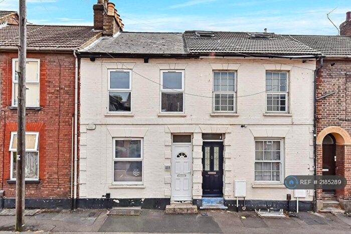 5 Bedroom Terraced House To Rent In Wellington Street, Luton, LU1