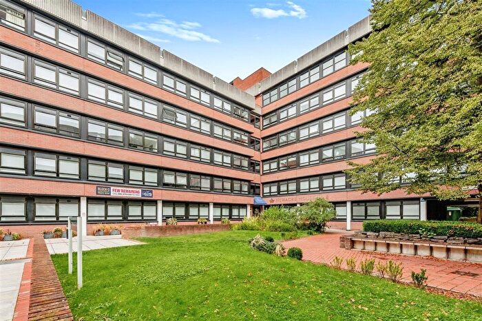 Studio To Rent In Wood Street, East Grinstead, West Sussex, RH19