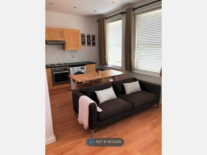 1 Bedroom Flat To Rent In St Johns Hill, Clapham Junction, London, SW11