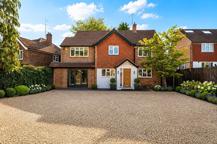 5 Bedroom Detached House For Sale In Brooklands Road, Weybridge, KT13