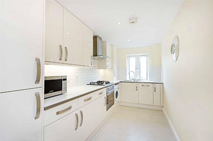 1 Bedroom Flat To Rent In Beresford House, Rubens Place, London, SW4