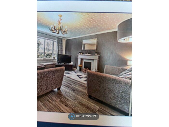 3 Bedroom Semi-Detached House To Rent In Jendale, Hull, HU7