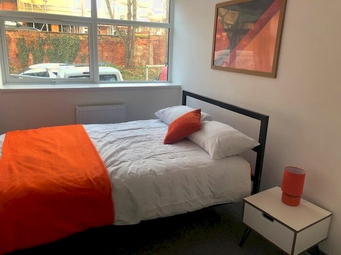 1 Bedroom Flat To Rent In George Street, Wakefield, WF1