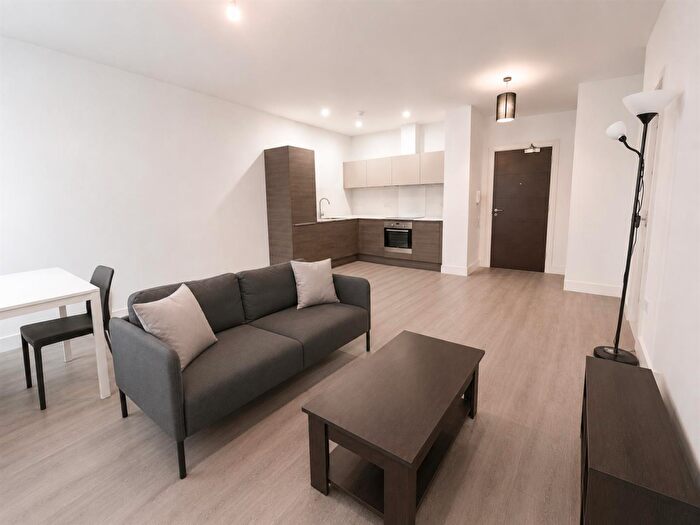 Studio To Rent In Dawsons Square, Pudsey, LS28