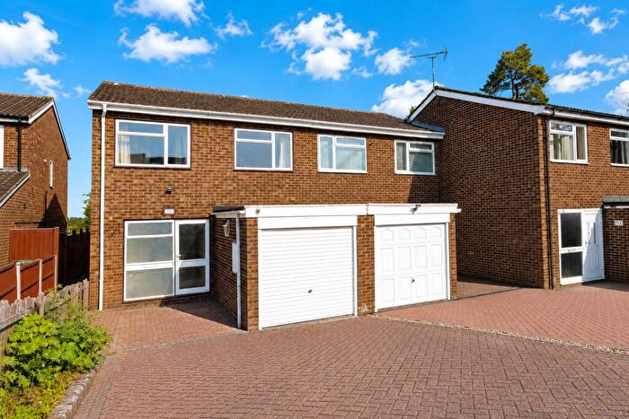 3 Bedroom End Of Terrace House For Sale In Wren Close, Flitwick, Bedfordshire, MK45