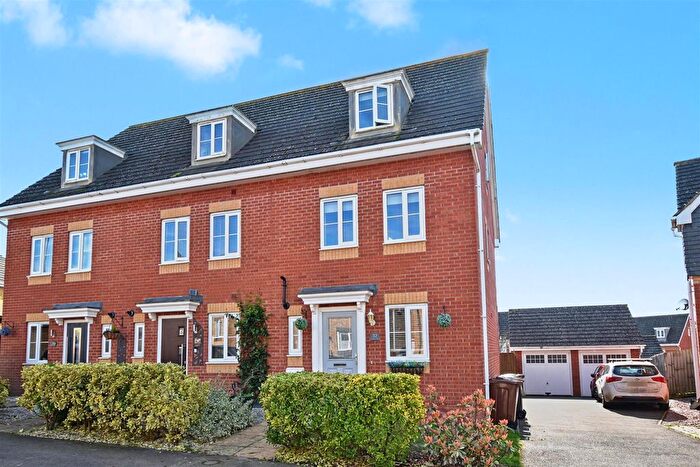 3 Bedroom Town House For Sale In Chepstow Road, Corby, NN18