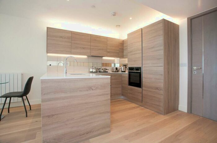 1 Bedroom Flat To Rent In Duke Of Wellington Avenue, Woolwich, London, SE18