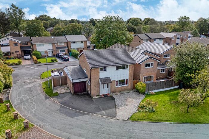 4 Bedroom Detached House For Sale In Plover Close, Rochdale, OL11