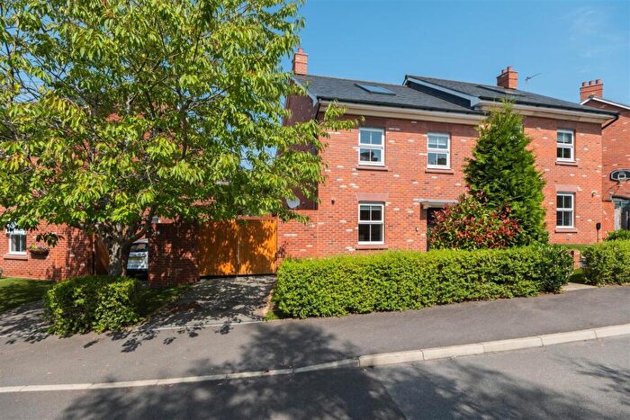 4 Bedroom Semi-Detached House For Sale In Oswalds Way, Tarporley, CW6