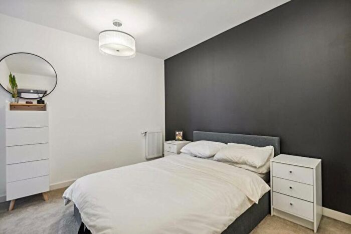 1 Bedroom Flat For Sale In Samara Drive, Southall, UB1