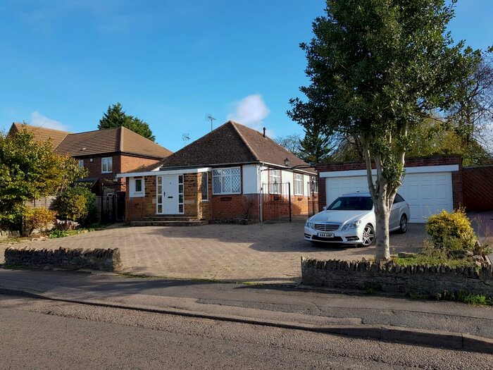 2 Bedroom Detached Bungalow To Rent In Hall Avenue, Rushden, NN10