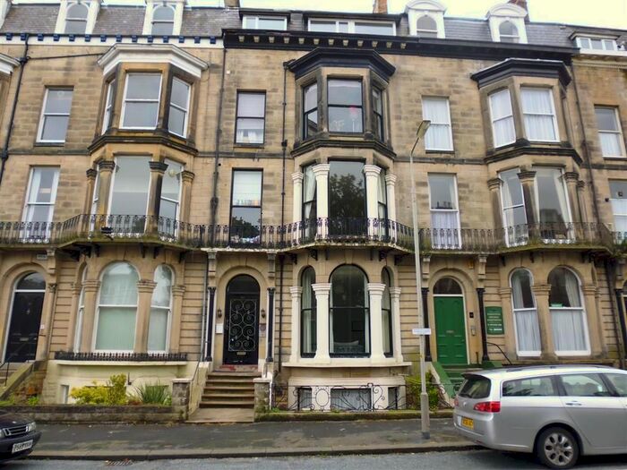 2 Bedroom Flat To Rent In Esplanade Gardens, Scarborough, YO11