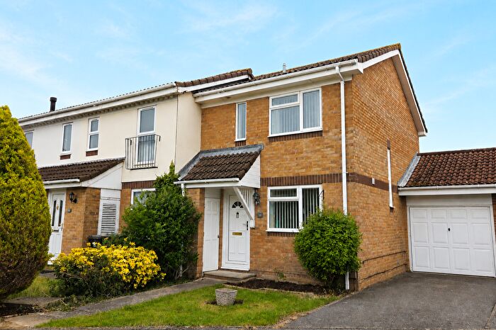 2 Bedroom Semi-Detached House For Sale In Honeysuckle Close, Gosport, PO13