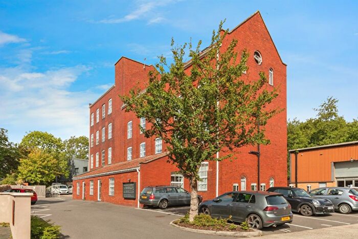 1 Bedroom Flat For Sale In Chapel Lane, Warmley, Bristol, BS15