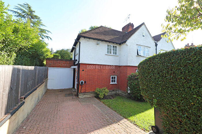 3 Bedroom Semi-Detached House For Sale In Brookland Hill, Hampstead Garden Suburb, NW11