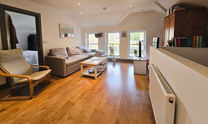 1 Bedroom Maisonette To Rent In Arthur Road, London, SW19