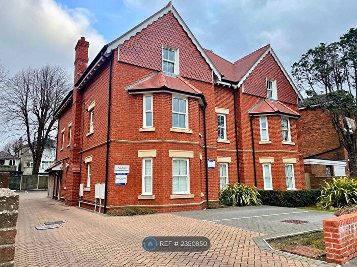 2 Bedroom Flat To Rent In Brookestead Court, Bournemouth, BH5