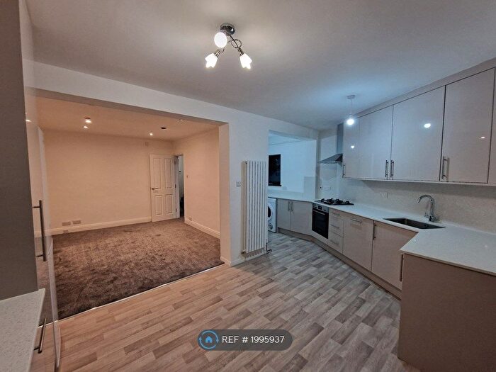 4 Bedroom Semi-Detached House To Rent In Long Drive, Ruislip, HA4