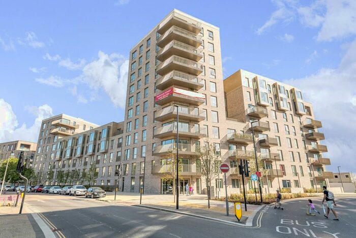 3 Bedroom Flat To Rent In West Parkside, London, SE10