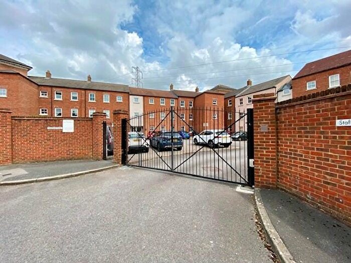 2 Bedroom Apartment To Rent In Pine Street, Fairford Leys, Aylesbury, HP19
