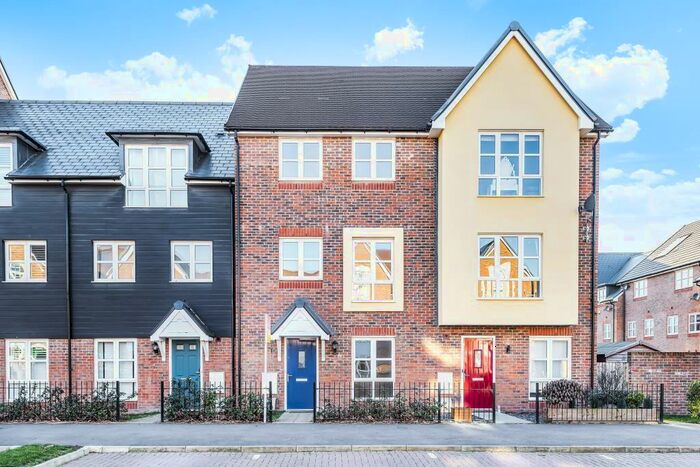 4 Bedroom Terraced House To Rent In Drewitt Place, Aylesbury, HP21