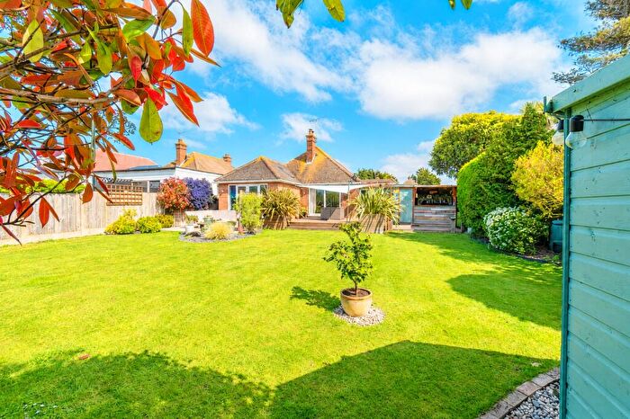 3 Bedroom Bungalow For Sale In Edmanson Avenue, Margate, Kent, CT9