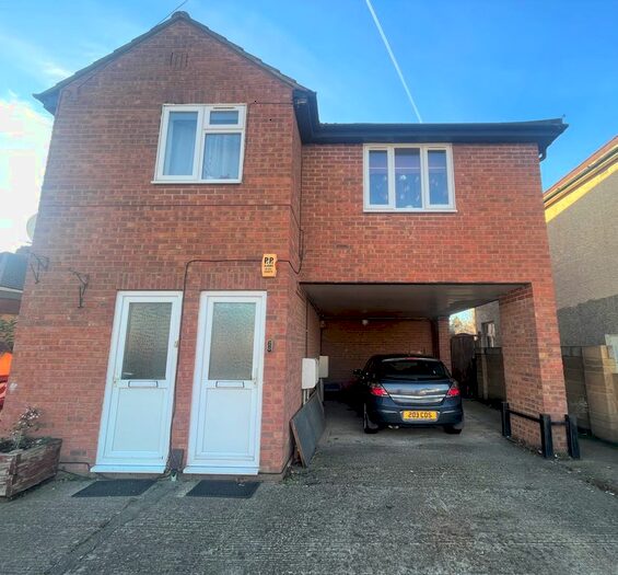 2 Bedroom Flat To Rent In Faraday Road, Slough, SL2