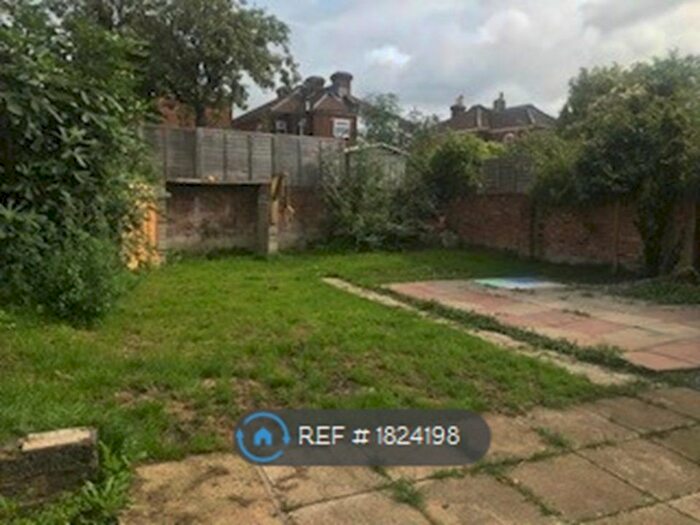 2 Bedroom Flat To Rent In Richmond Road, Southampton, SO15