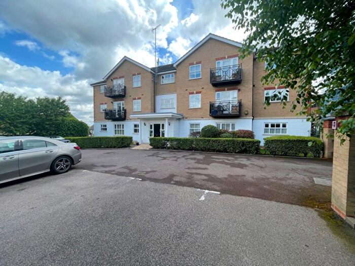 2 Bedroom Apartment To Rent In Bramwood Court, Southgate, N14
