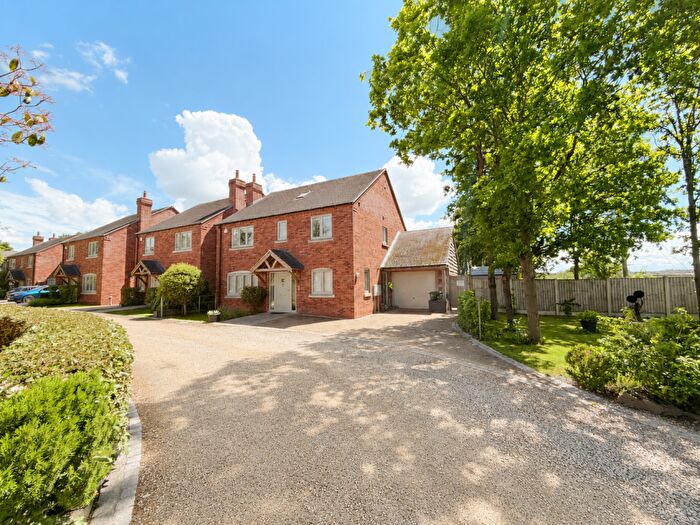 4 Bedroom Detached House For Sale In Caulkley View, Swadlincote, DE11