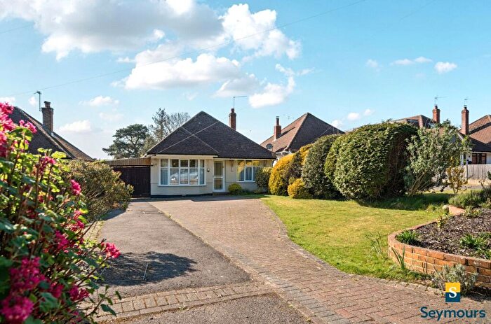 2 Bedroom Bungalow For Sale In Merrow Lane, Guildford, Surrey, GU4