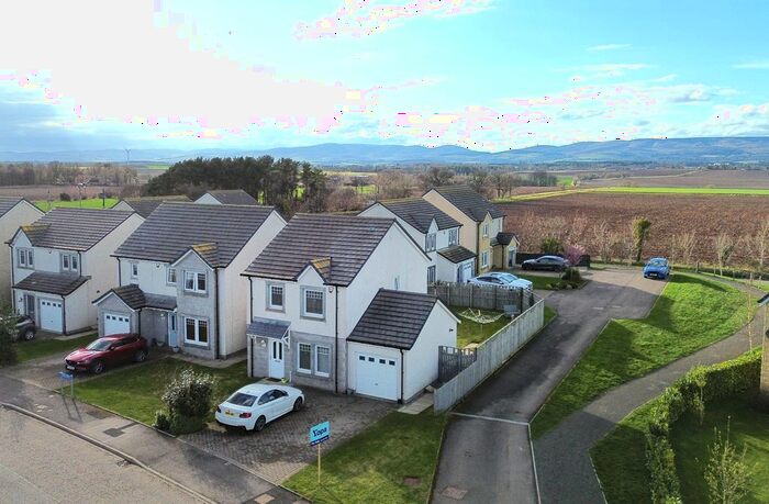 3 Bedroom Detached House For Sale In Lyall Way, Laurencekirk, AB30