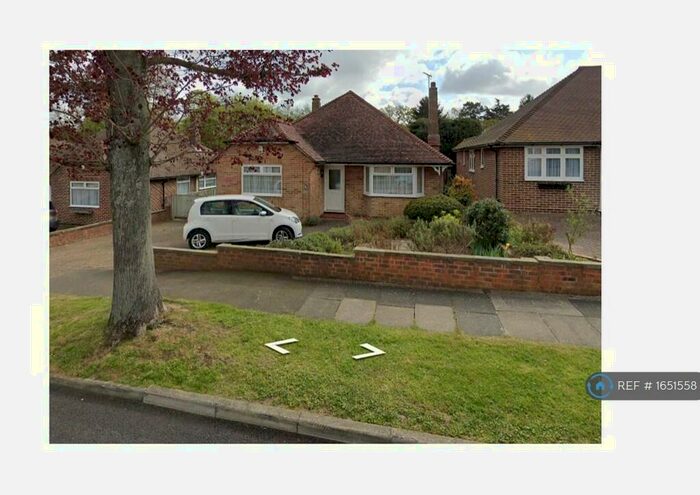 3 Bedroom Bungalow To Rent In Kemble Drive, Bromley, BR2