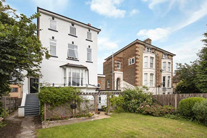 1 Bedroom Studio To Rent In Kingston Road, London, SW19