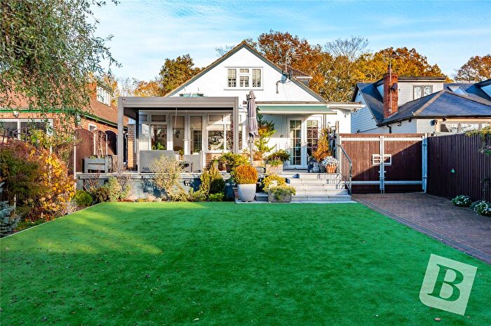 4 Bedroom Detached House For Sale In Oak Hill Road, Stapleford Abbotts, Essex, RM4