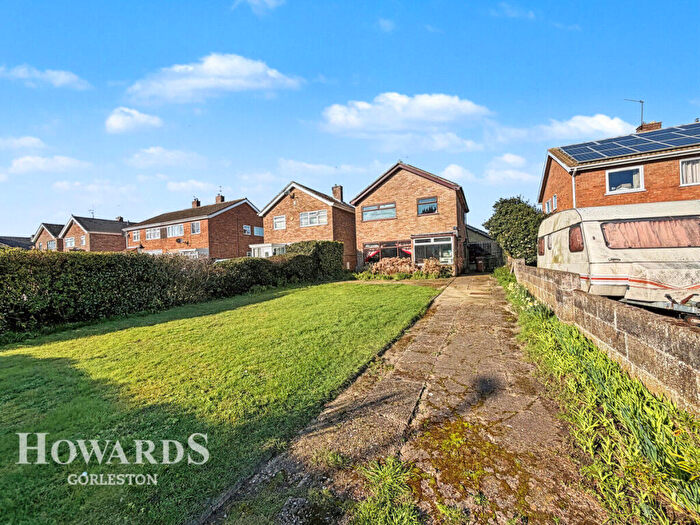 3 Bedroom Detached House For Sale In Station Road South, Belton, NR31