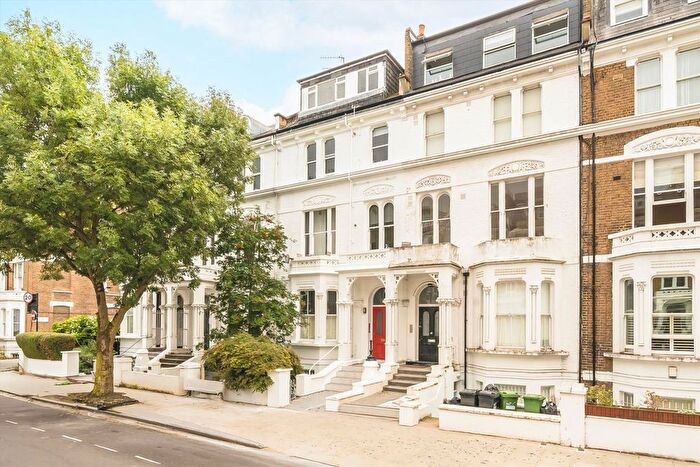 2 Bedroom Flat For Sale In Sinclair Road, London, W14
