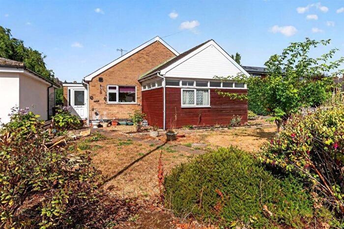 2 Bedroom Bungalow For Sale In Cedar Close, Uppingham, Oakham, LE15