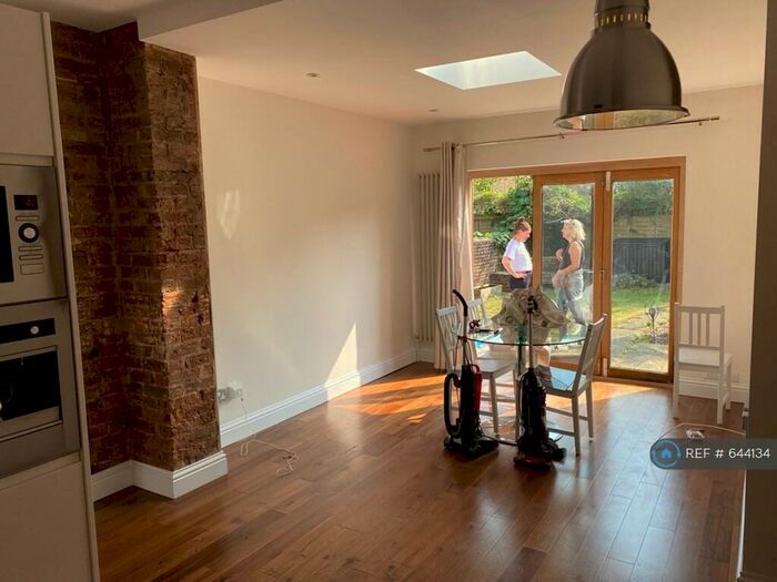 2 Bedroom Flat To Rent In Park Life Apartments A, Hove, BN3