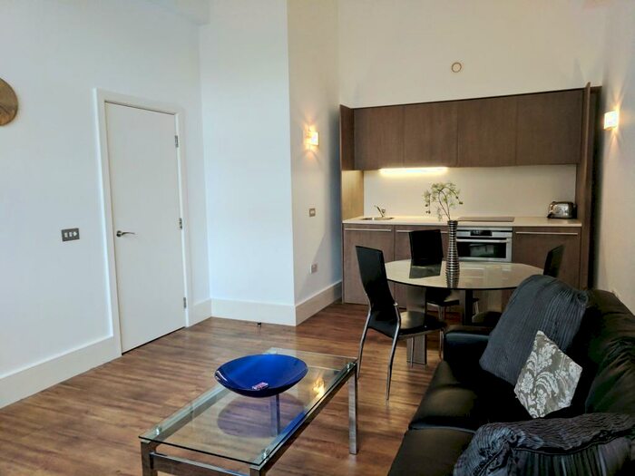 2 Bedroom Apartment To Rent In Newhall Street, Birmingham, B3