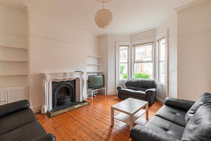 7 Bedroom Terraced House To Rent In Cavendish Place, Jesmond, Newcastle Upon Tyne, NE2